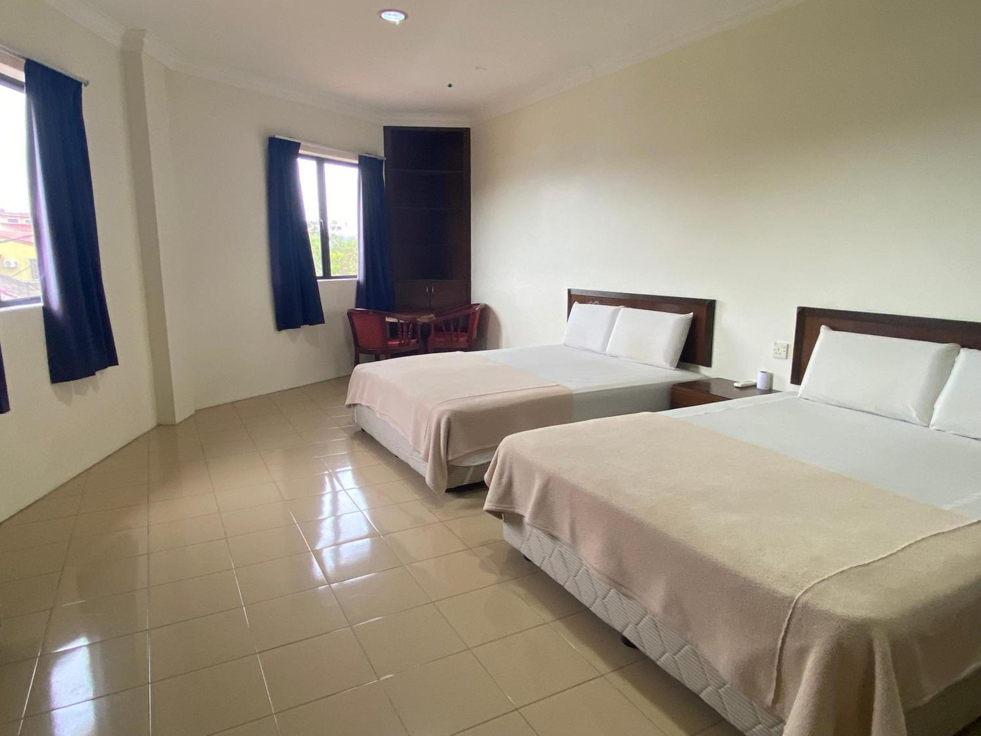 Oyo 90896 Gold Hill Hotel Jerantut Bagian luar foto